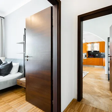 Apartament Spacious Near Center