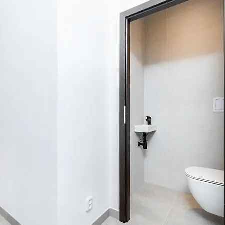 شقة Spacious Near Center *